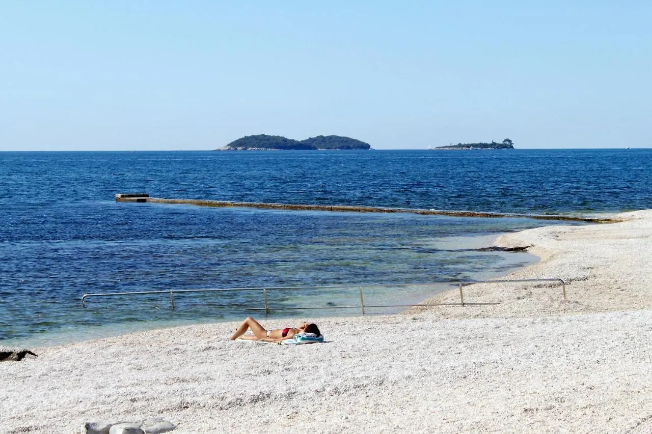 Family Friendly House With A Parking Space Rovinj - 20540 Croatia